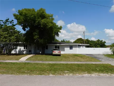 16020 SW 98th Ct, Miami, FL 33157