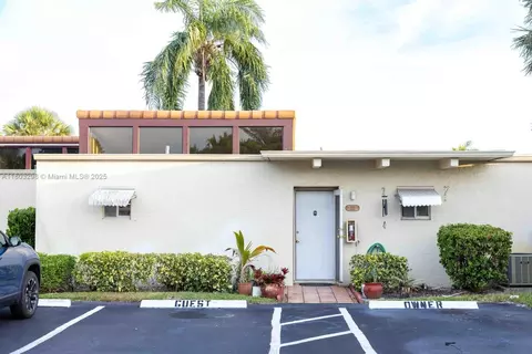 2541 Boundbrook Blvd #122, Palm Springs, FL 33406