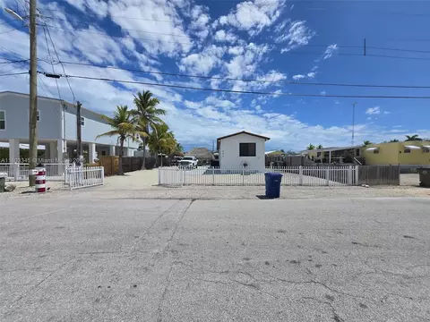 Exterior - 271 Lance Ln, Key Largo, FL 33037 photo 3 of 14