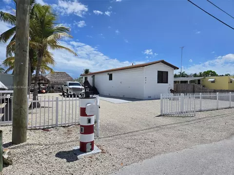 Exterior - 271 Lance Ln, Key Largo, FL 33037 photo 2 of 14
