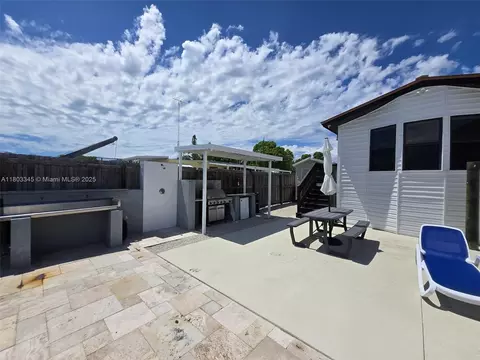 Exterior - 271 Lance Ln, Key Largo, FL 33037 photo 11 of 14
