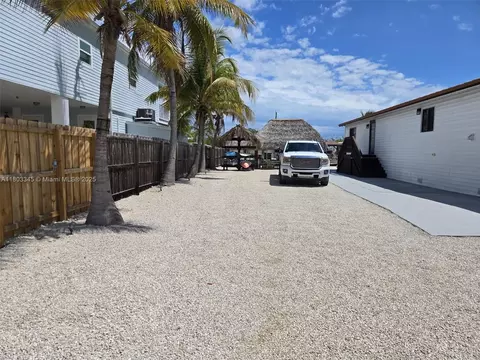 Exterior - 271 Lance Ln, Key Largo, FL 33037 photo 4 of 14