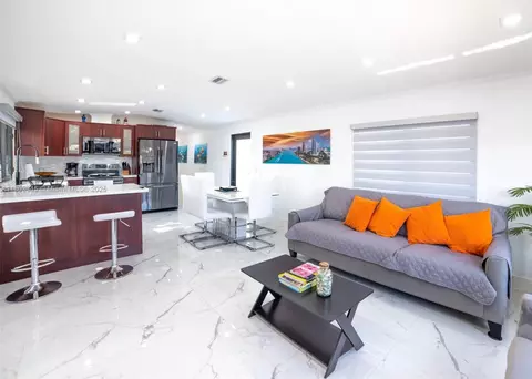 Living - 271 Lance Ln, Key Largo, FL 33037 photo 2 of 2