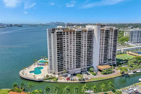 1800 NE 114th St #604, Miami, FL 33181