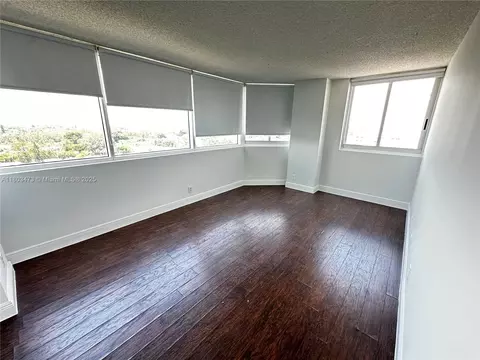 Living - Undisclosed, Miami Beach, FL 33140 photo 5 of 6