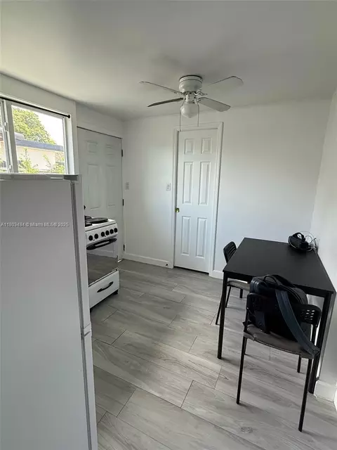 Kitchen - 3195 W 10th Ave, Hialeah, FL 33012 photo 3 of 3