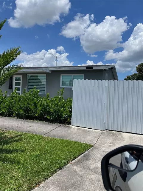 Exterior - 3195 W 10th Ave, Hialeah, FL 33012 photo 2 of 3