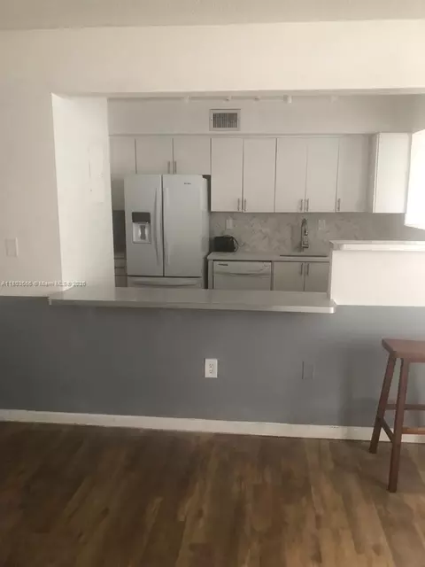 250 180th Dr #108, Sunny Isles Beach, FL 33160
