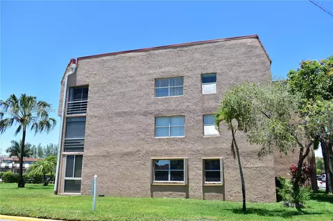 9681 Sunrise Lakes Blvd #301, Sunrise, FL 33322