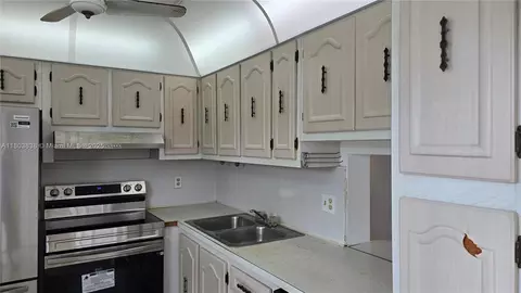 2520 NE 1st Ct #406, Boynton Beach, FL 33435