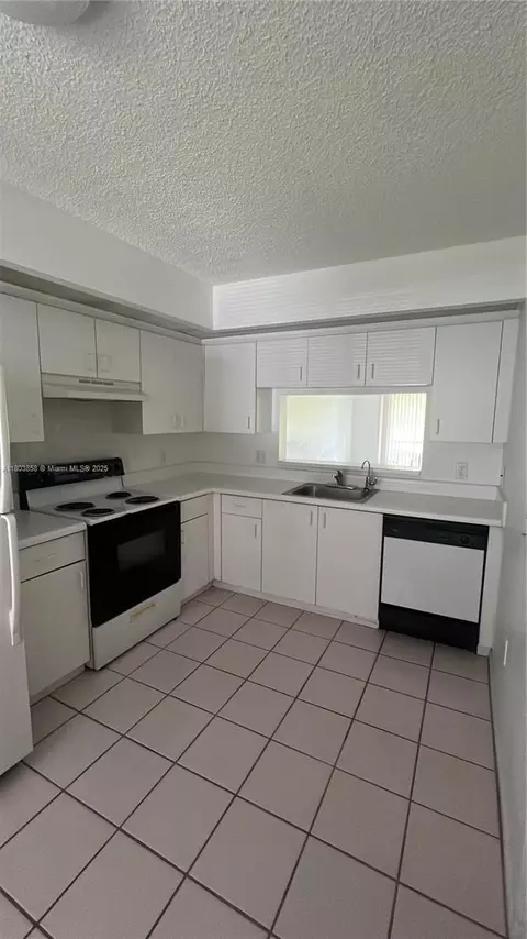 Undisclosed, Pembroke Pines, FL 33027