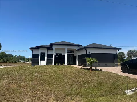 1713 N Lee Ave, Lehigh Acres, FL 33972