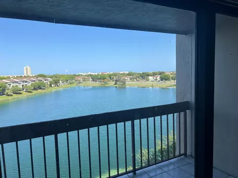10290 NW 9th St Cir #512, Miami, FL 33172