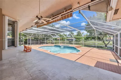 8281 SW 84th Ter, Miami, FL 33143