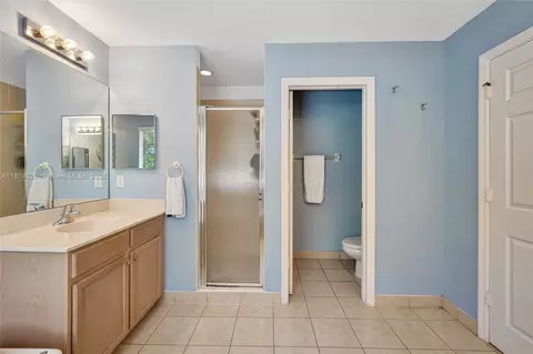 Bath - 4470 E Seneca Ave, Weston, FL 33332 photo 6 of 10