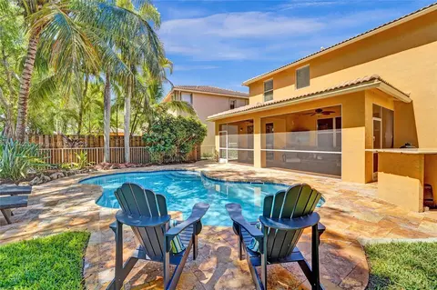 Exterior - 4470 E Seneca Ave, Weston, FL 33332 photo 4 of 11