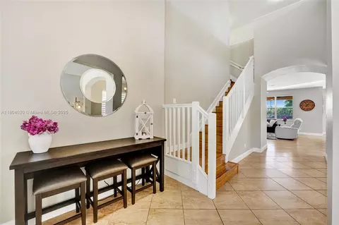 Entry Way - 4470 E Seneca Ave, Weston, FL 33332 photo 5 of 8