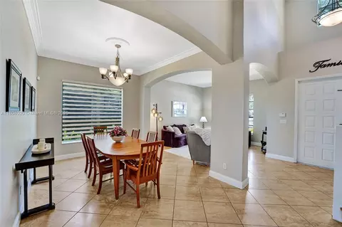 Dining - 4470 E Seneca Ave, Weston, FL 33332 photo 3 of 5