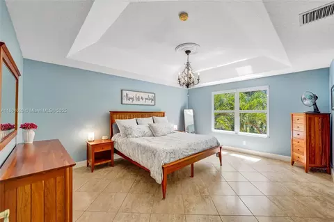 Bedroom - 4470 E Seneca Ave, Weston, FL 33332 photo 3 of 9