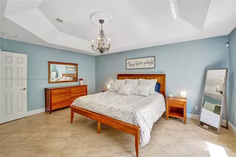 Bedroom - 4470 E Seneca Ave, Weston, FL 33332 photo 4 of 9