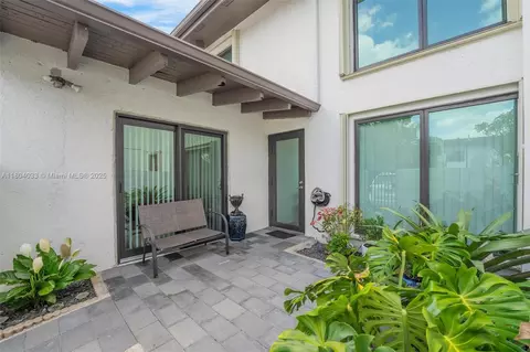 6929 SW 109th Pl, Miami, FL 33173