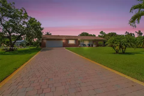 12411 SW 12th St, Davie, FL 33325