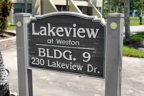 230 Lakeview Dr #102, Weston, FL 33326