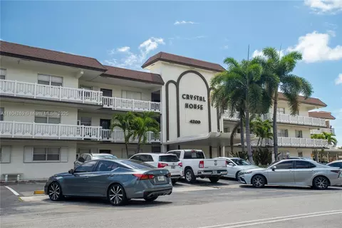 4200 Crystal Lake Dr #204, Pompano Beach, FL 33064