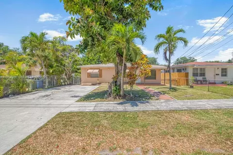 104 SW 7th Ave, Hallandale Beach, FL 33009