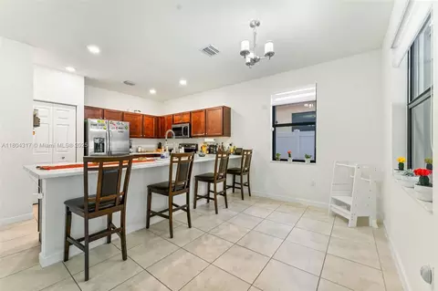 3531 W 104th Ter, Hialeah, FL 33018 photo 11