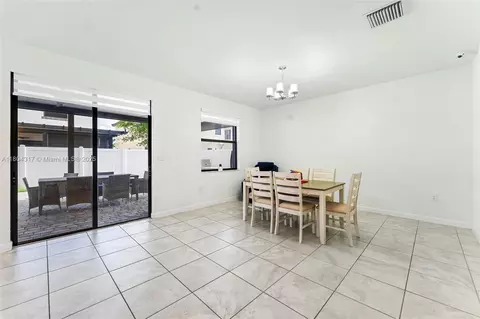 3531 W 104th Ter, Hialeah, FL 33018 photo 10