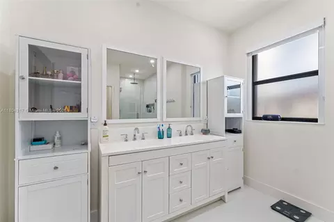3531 W 104th Ter, Hialeah, FL 33018 photo 25