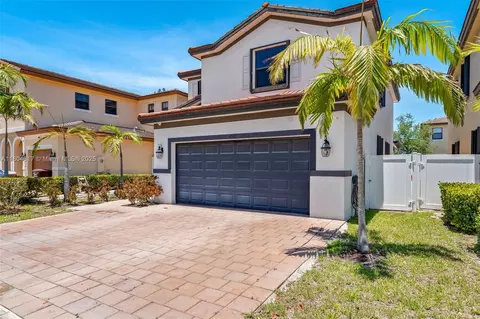3531 W 104th Ter, Hialeah, FL 33018 photo 3