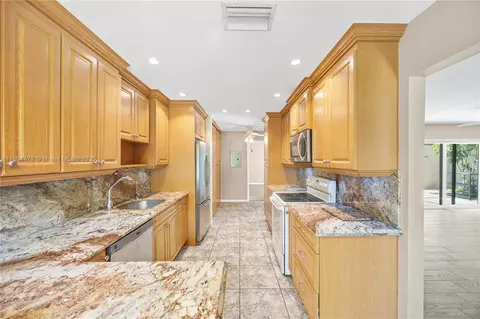 2717 N Carambola Cir N #17101, Coconut Creek, FL 33066