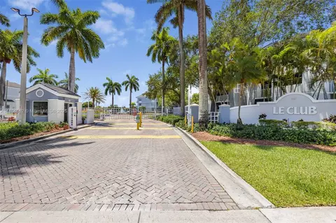 8520 SW 212th St #106, Cutler Bay, FL 33189