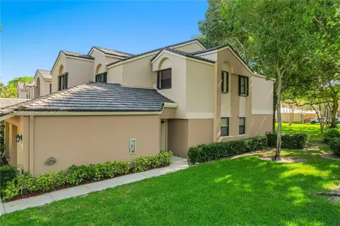 133 NW 98th Ter, Plantation, FL 33324