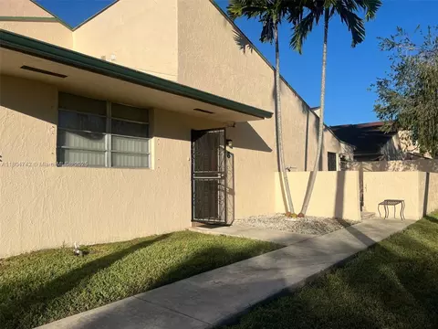 9195 Fontainebleau Blvd #6, Miami, FL 33172