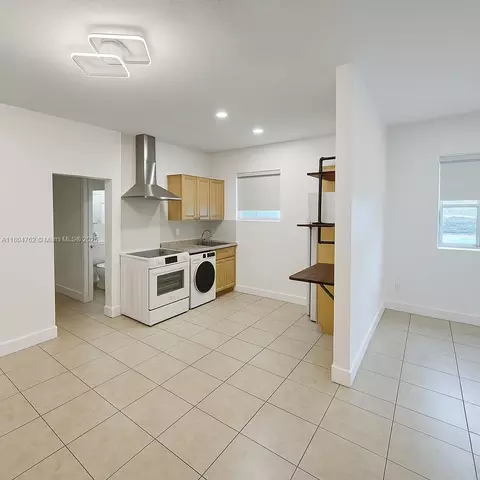1021 NW 3rd St #106, Miami, FL 33128