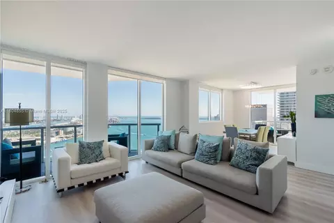 244 Biscayne Blvd #3703, Miami, FL 33132
