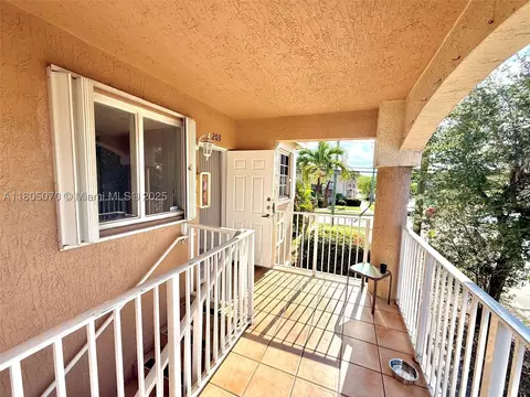 300 E 4th St #203, Hialeah, FL 33010