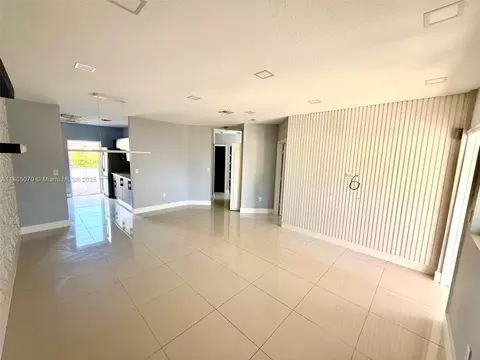 300 E 4th St #203, Hialeah, FL 33010 photo 2