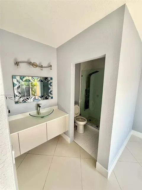 300 E 4th St #203, Hialeah, FL 33010 photo 17