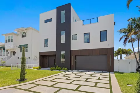 17059 Dolphin Dr, North Redington Beach, FL 33708