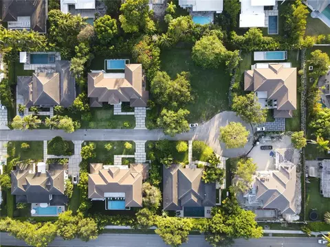 9420 SW 72 Ct, Pinecrest, FL 33156