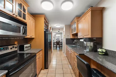 960 W 79th Pl, Hialeah, FL 33014 photo 8
