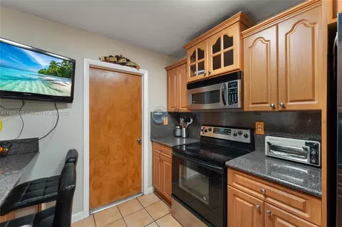 960 W 79th Pl, Hialeah, FL 33014 photo 21