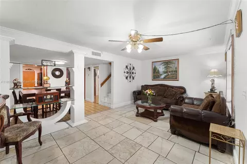 960 W 79th Pl, Hialeah, FL 33014 photo 5