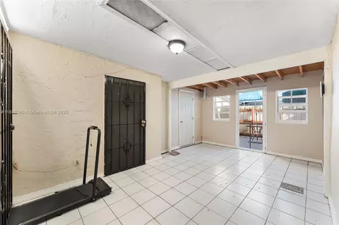 960 W 79th Pl, Hialeah, FL 33014 photo 23