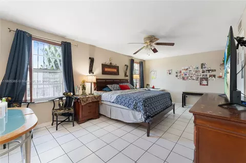 960 W 79th Pl, Hialeah, FL 33014 photo 15