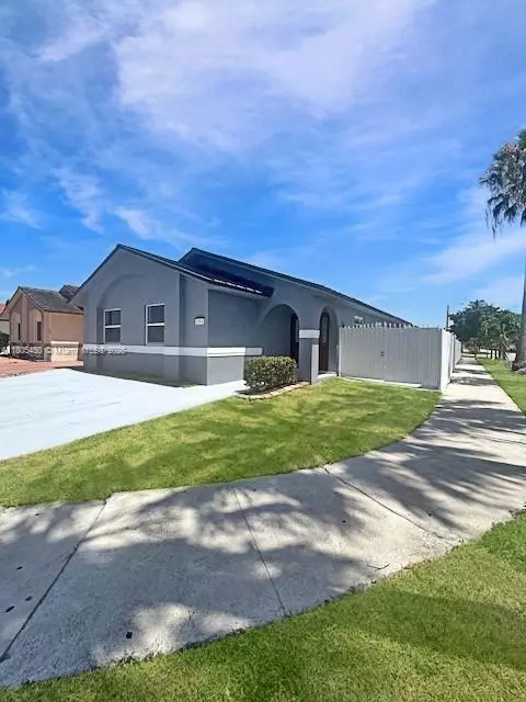 Other - 2896 W 73rd St, Hialeah, FL 33018 photo 1 of 3